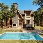 Elegant British Style Mini Holiday House