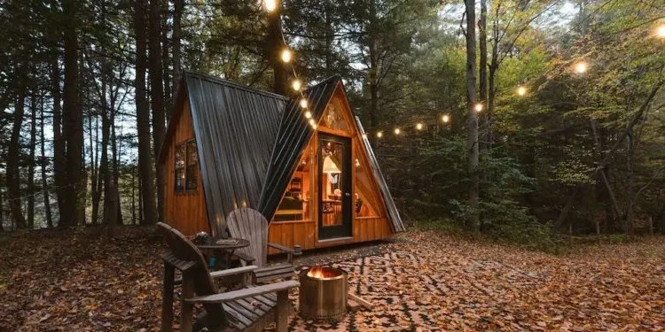 A Cozy Escape at the A-Frame Fox Earth Cabin in Southampton, Massachusetts