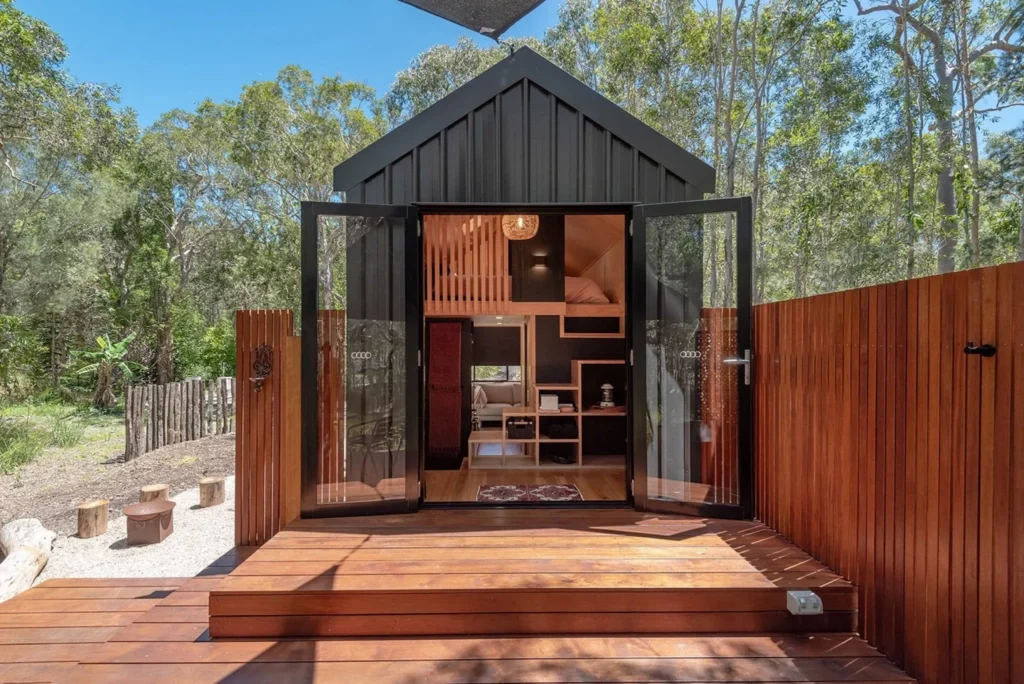 Artista Tiny House: A Clever 7.2m Tiny Living Space