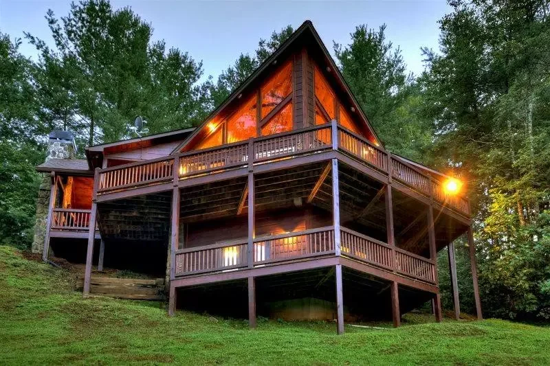 Rear exterior of Mountain High Lodge with spacious wraparound decks
