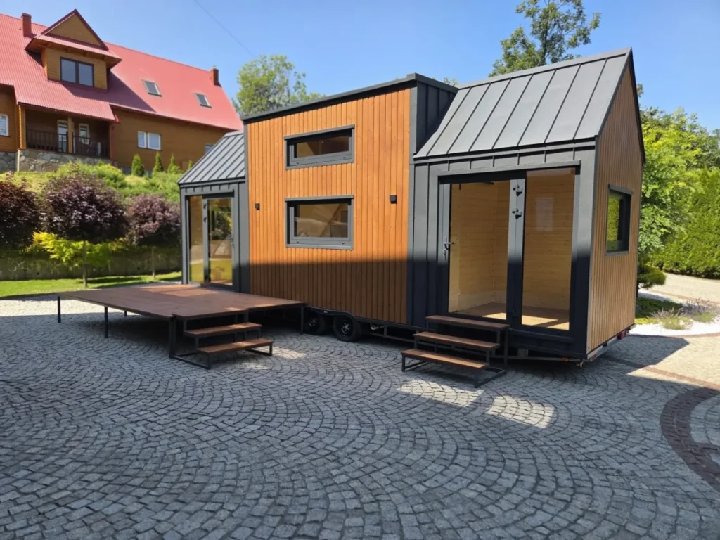 Françoise Tiny House Offers Space for a Family of Four
